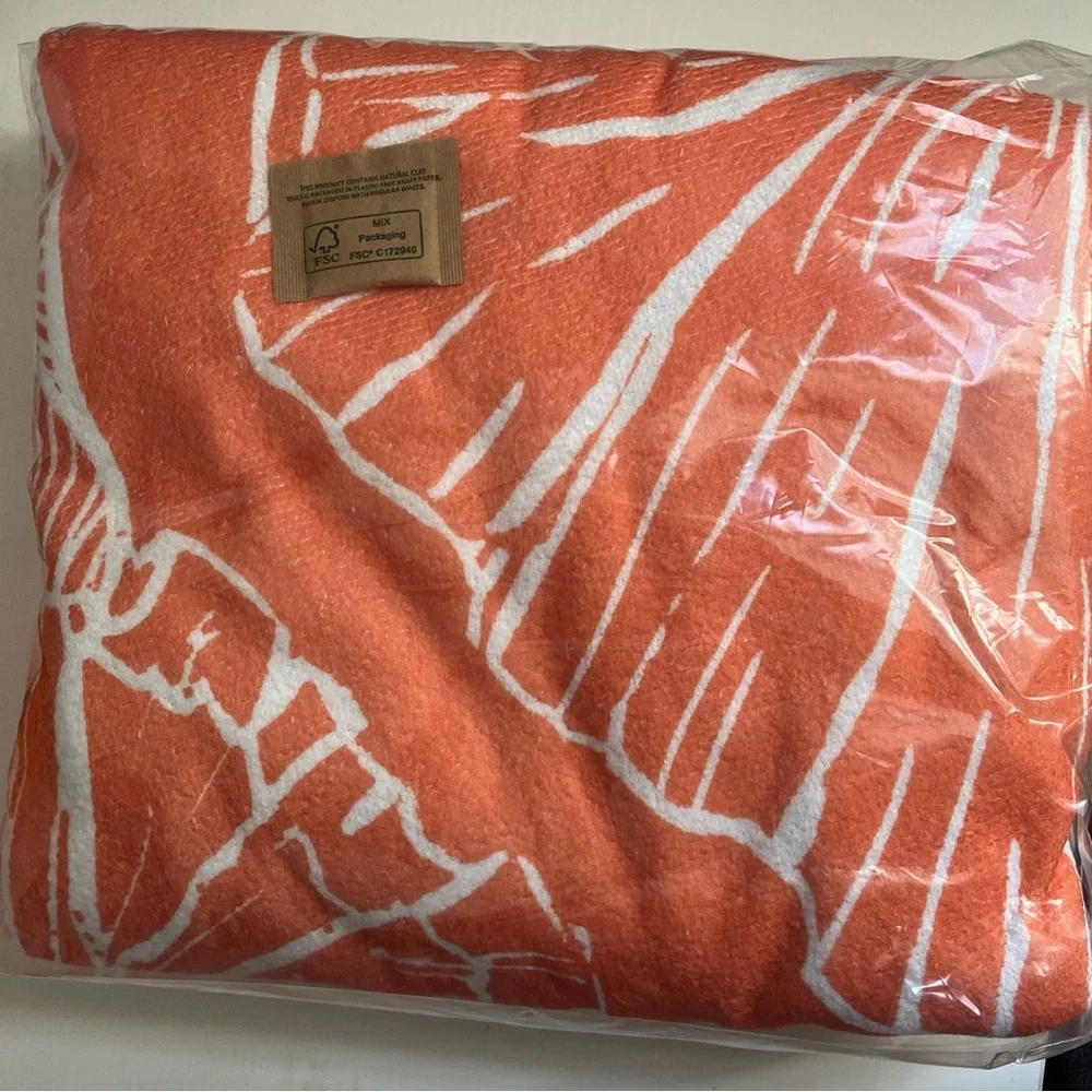 Summer & Rose Orange Roundie Towel NEW